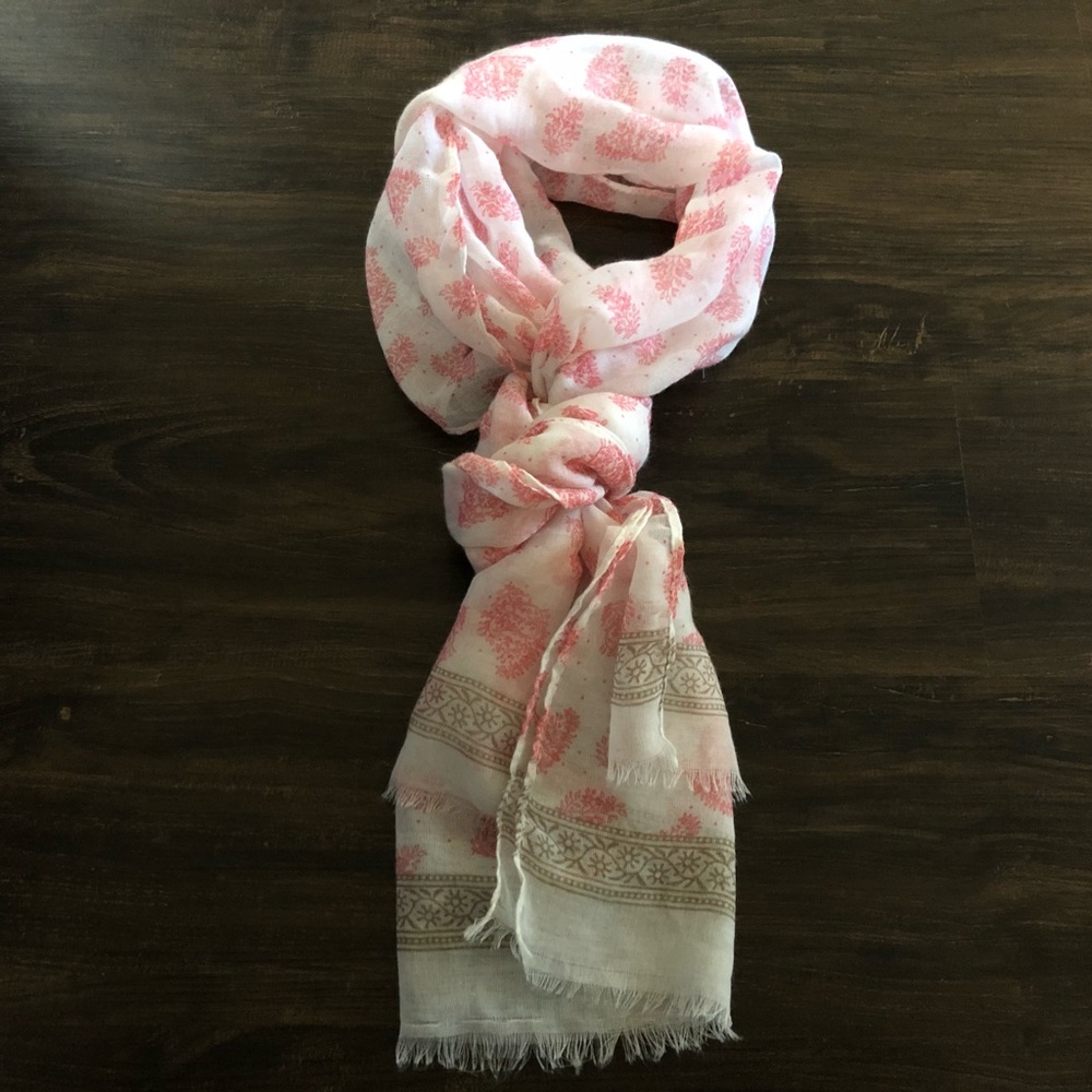 Rue 21 Scarf